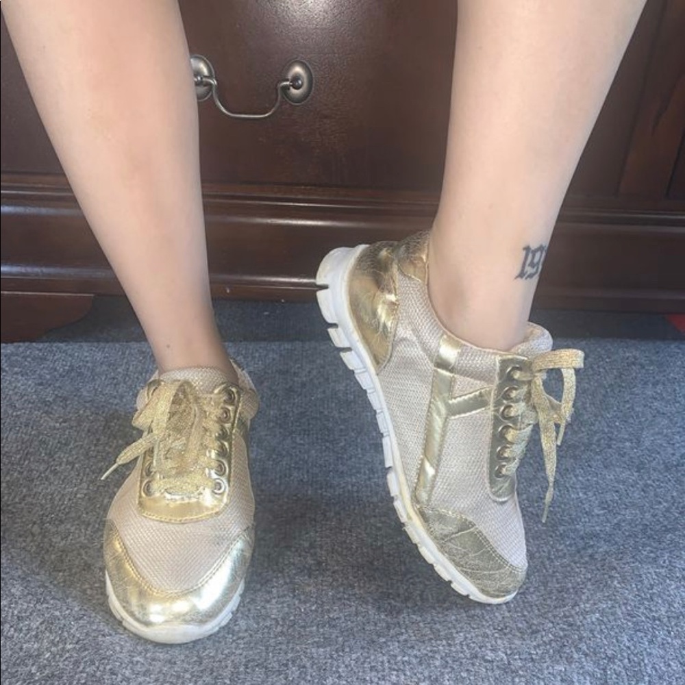 Shoes - Picture 4 of 15